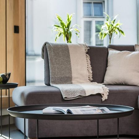 Academia Apartments Краков Экстерьер фото